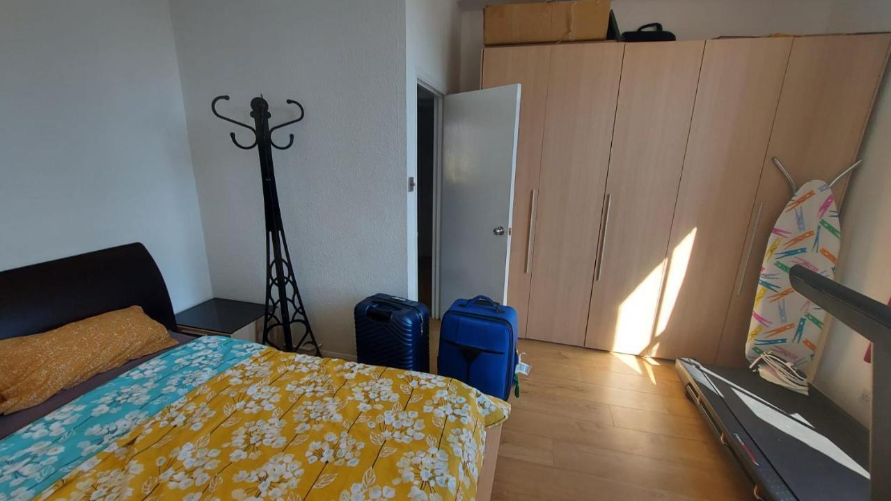 Extra Large One Bedroom Flat With Parking London Exterior foto