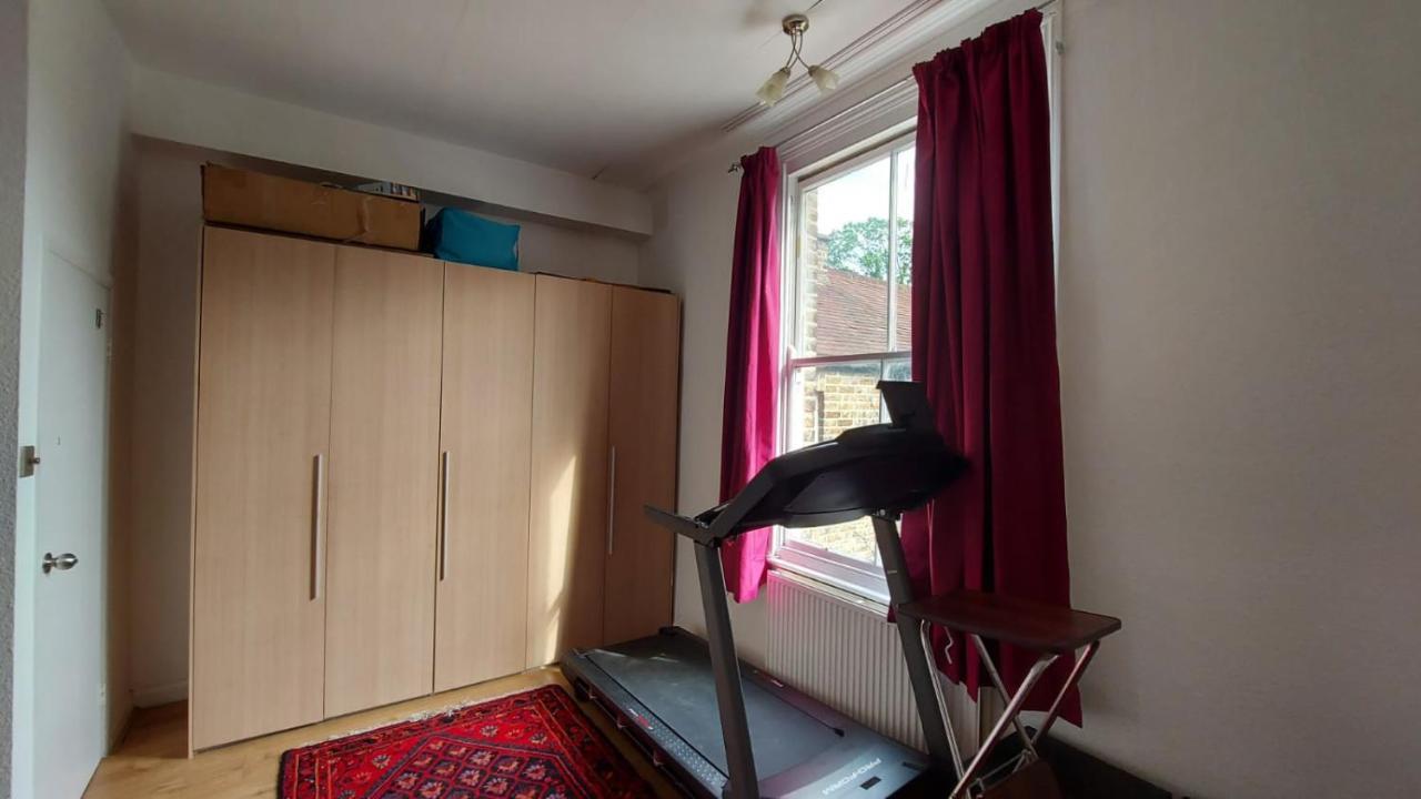 Extra Large One Bedroom Flat With Parking London Exterior foto