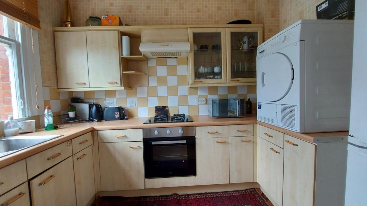 Extra Large One Bedroom Flat With Parking London Exterior foto