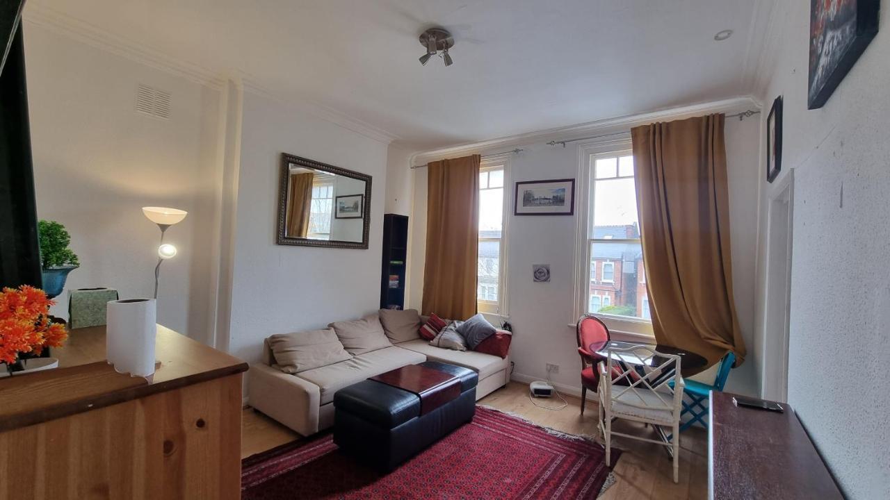 Extra Large One Bedroom Flat With Parking London Exterior foto