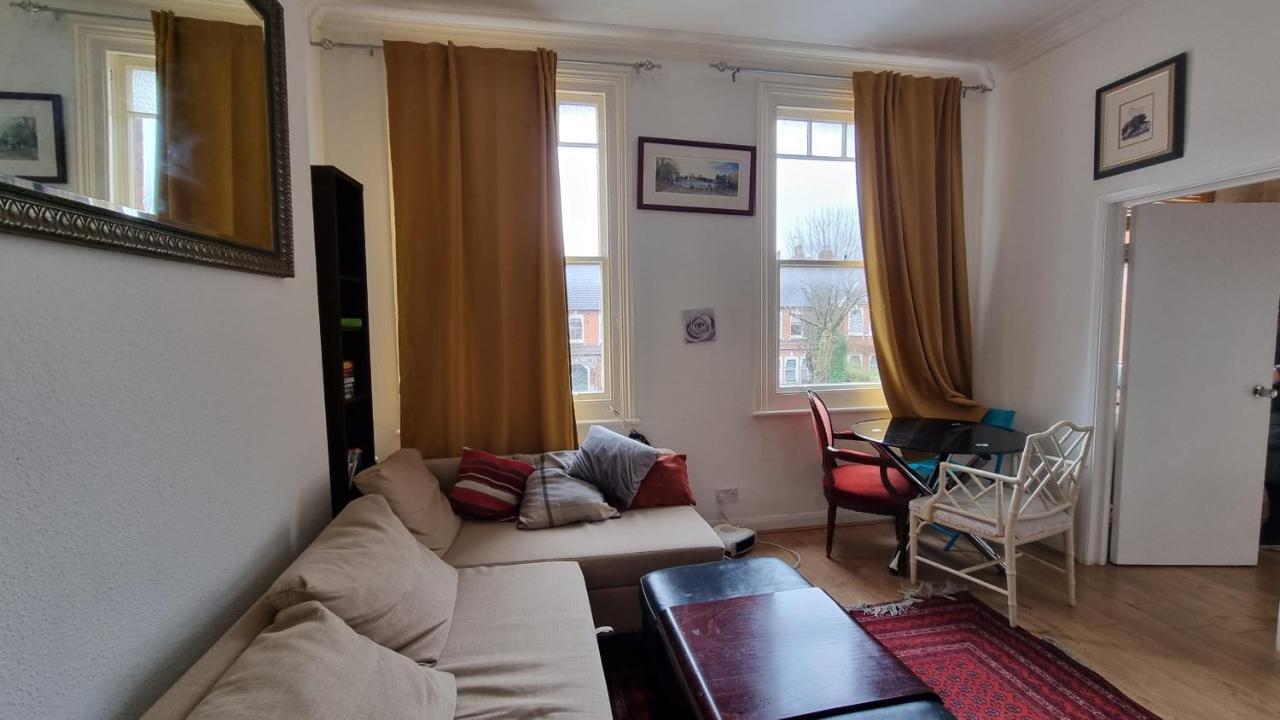 Extra Large One Bedroom Flat With Parking London Exterior foto